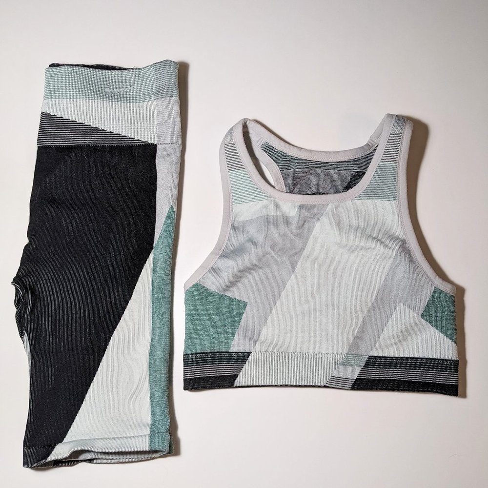 Nike DRI Fit women's blue/black bike short sports bra set